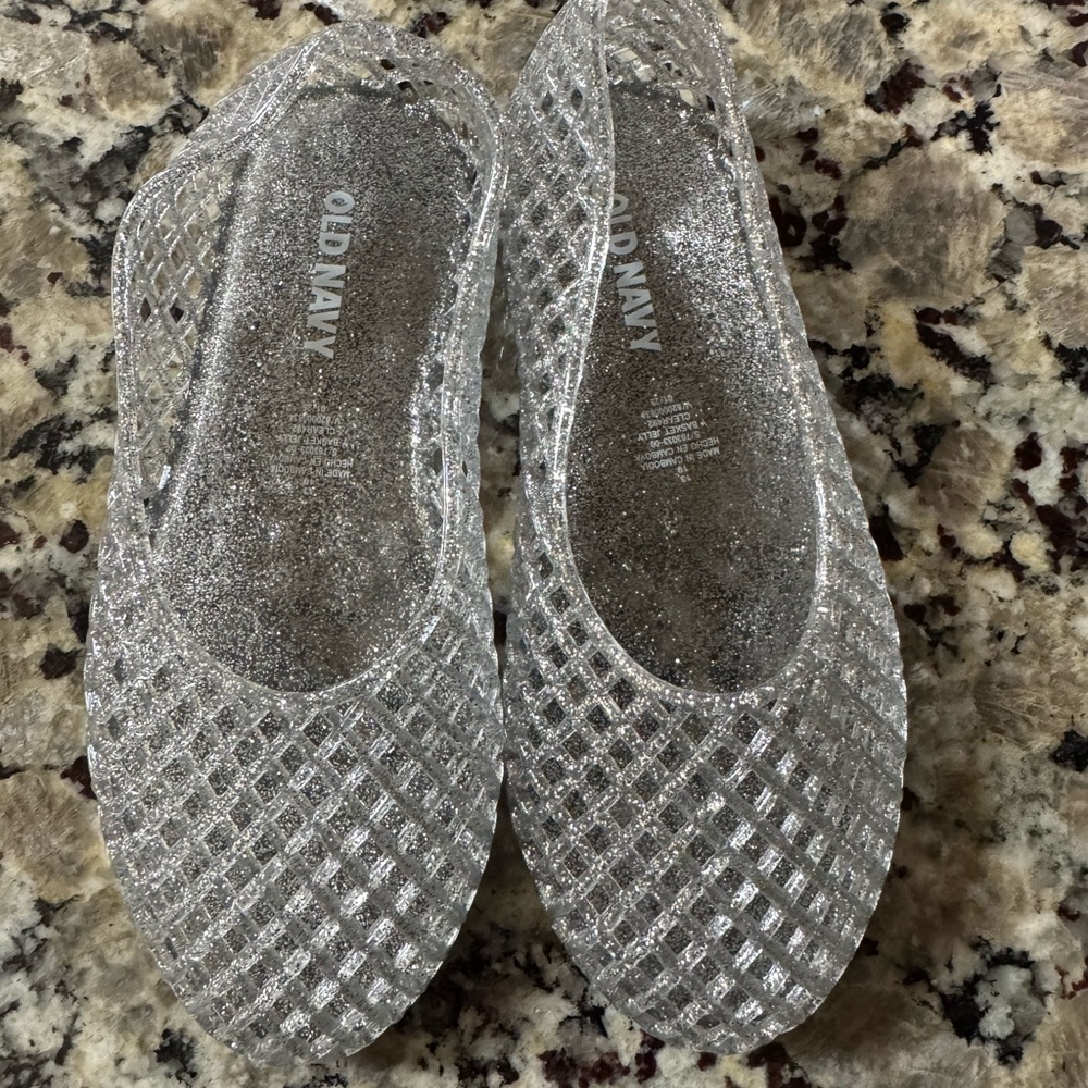 NWOT SILVER GLITTER CLEAR JELLY FLATS GIRLS- 13